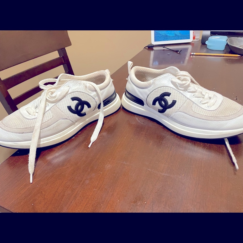 Women Chanel Sneaker size 40